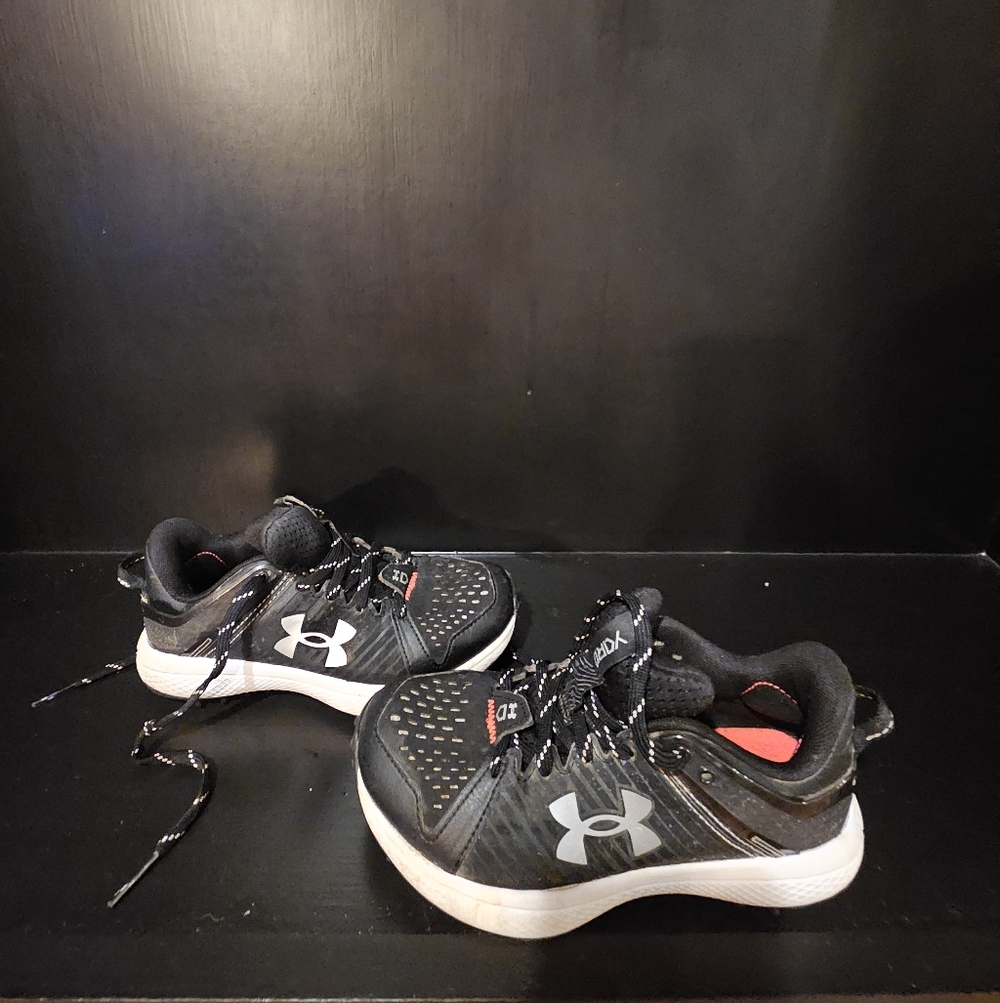 Under Armour, Boys Baseball Turf Shoes, Black, Size 2